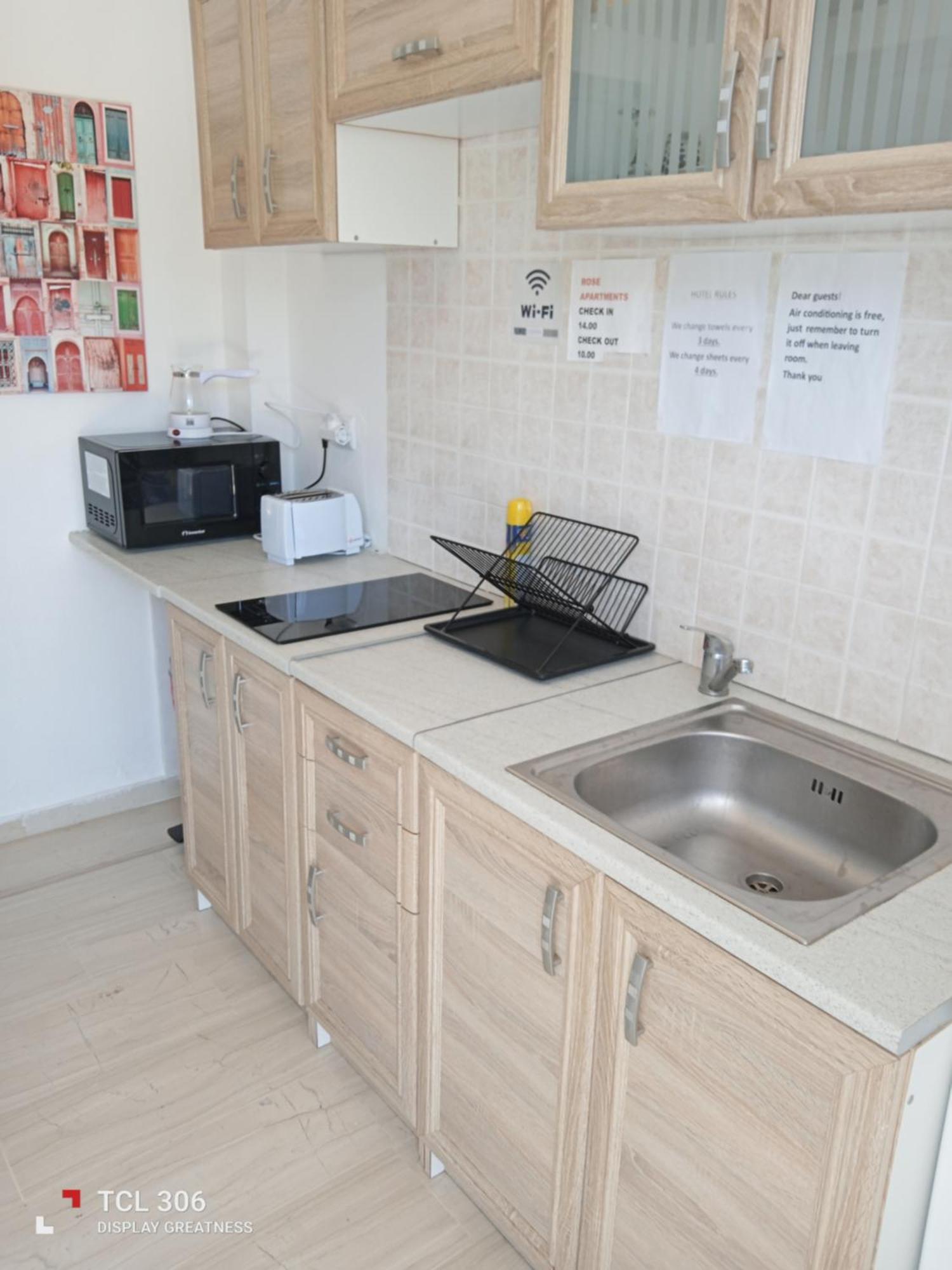 Apartment Rose Mesonghi *